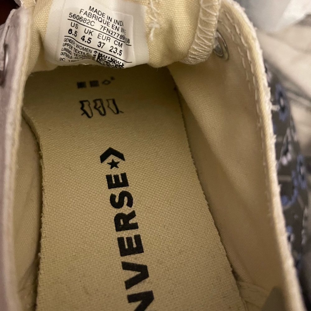 Converse - Picture 4 of 4